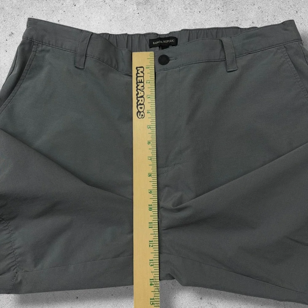 Banana Republic Shorts‎ Mens 38 (Fit 36) Gray Elastic Waist Ripstop Performance